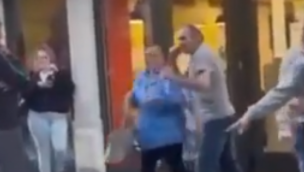 NE ŠALI SE SA BIVŠIM BOKSEROM Deda u poznim godinama pretukao trojicu huligana i to nasred ulice (VIDEO)
