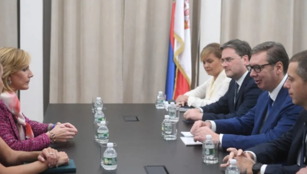 POČELE AKTIVNOSTI PREDSEDNIKA SRBIJE Vučić se u Njujorku sastao sa kongresmenkom Klaudijom Teni (FOTO)