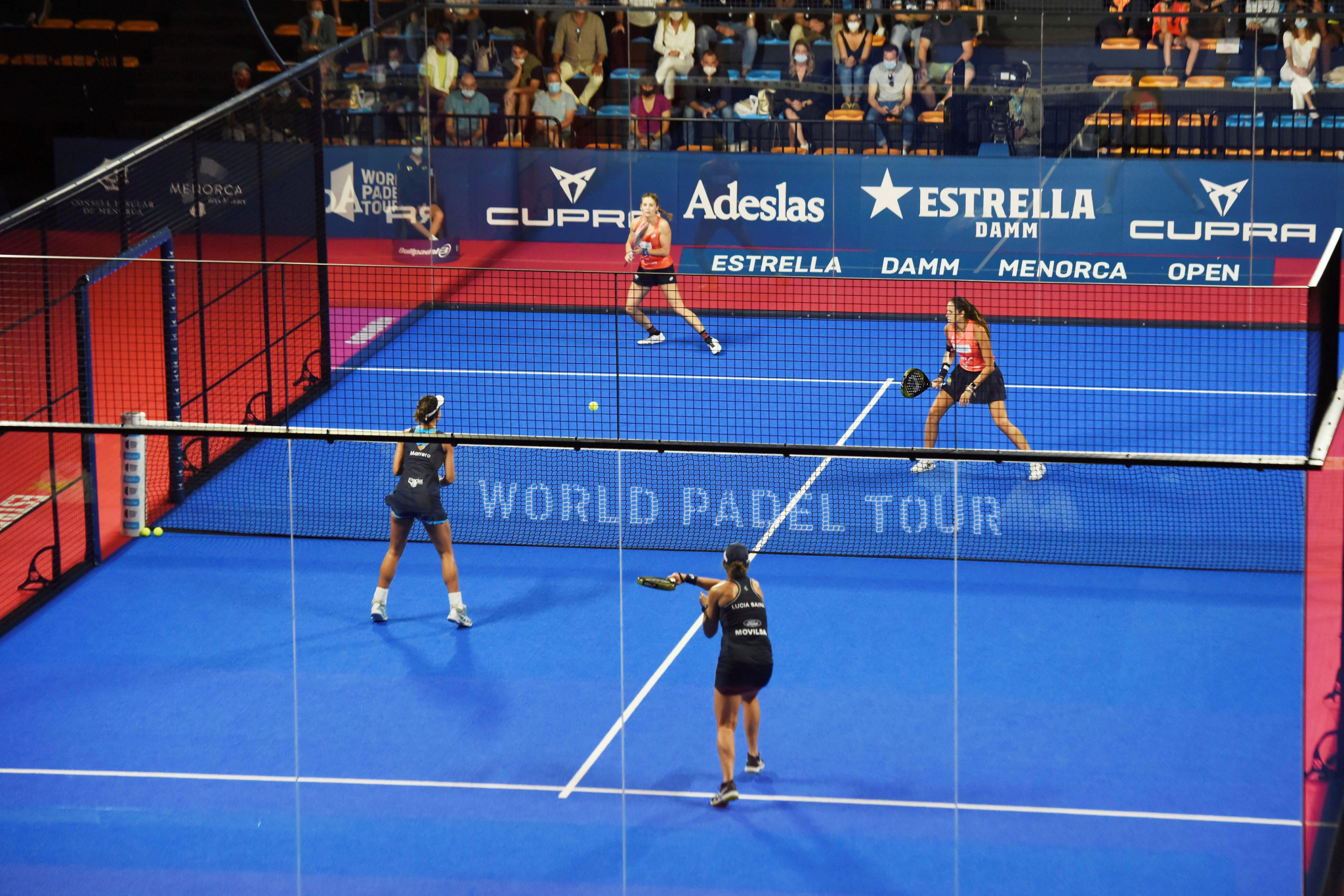 BOLJE OD TENISA I SKVOŠA Igraju ga Novak Đoković i legende Barselone, došlo je vreme da probate novi hit sport PADEL