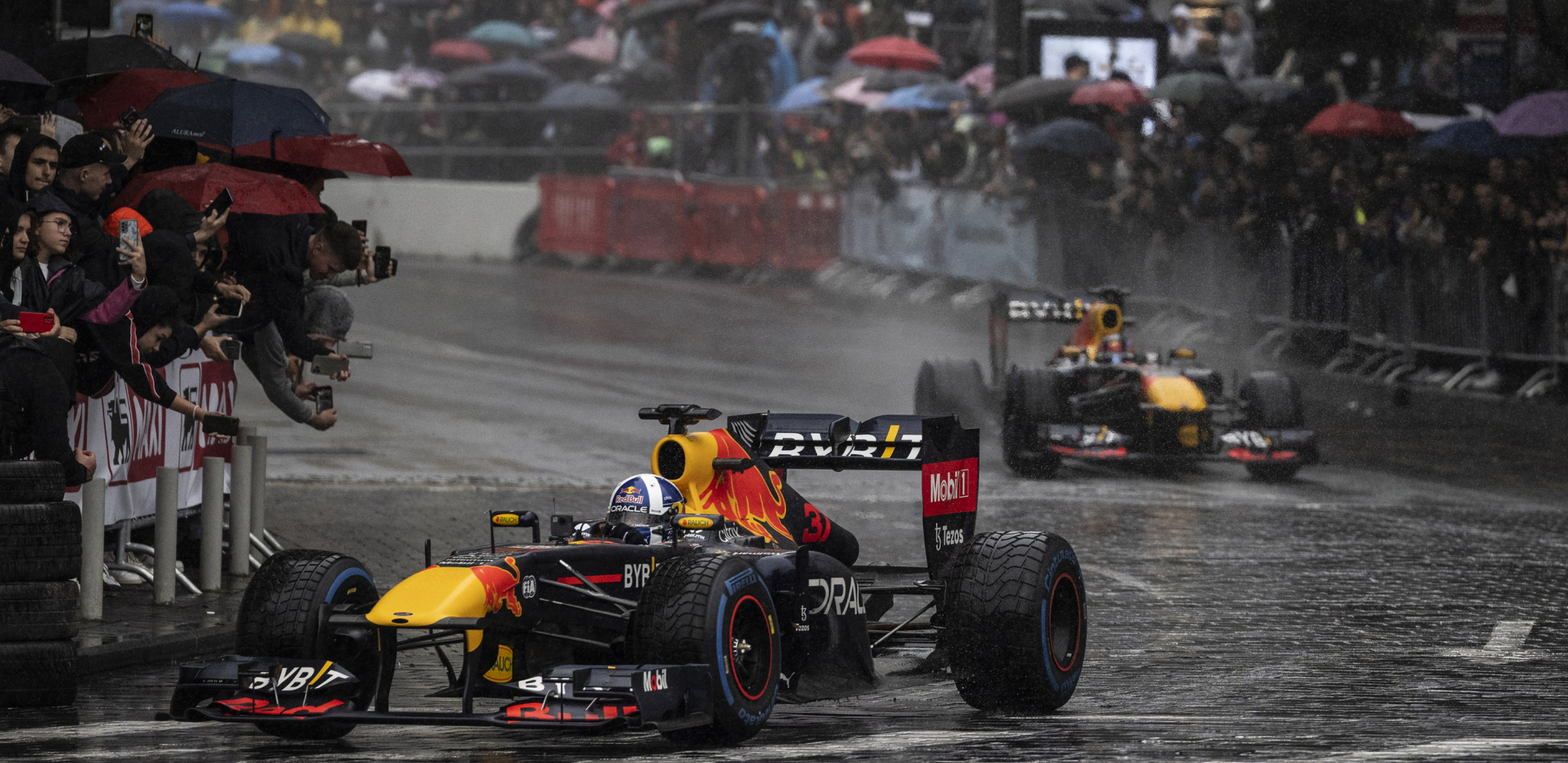 Red Bull Show Run zapalio grad: Ulicama prestonice vozila se čak dva bolida Formule 1