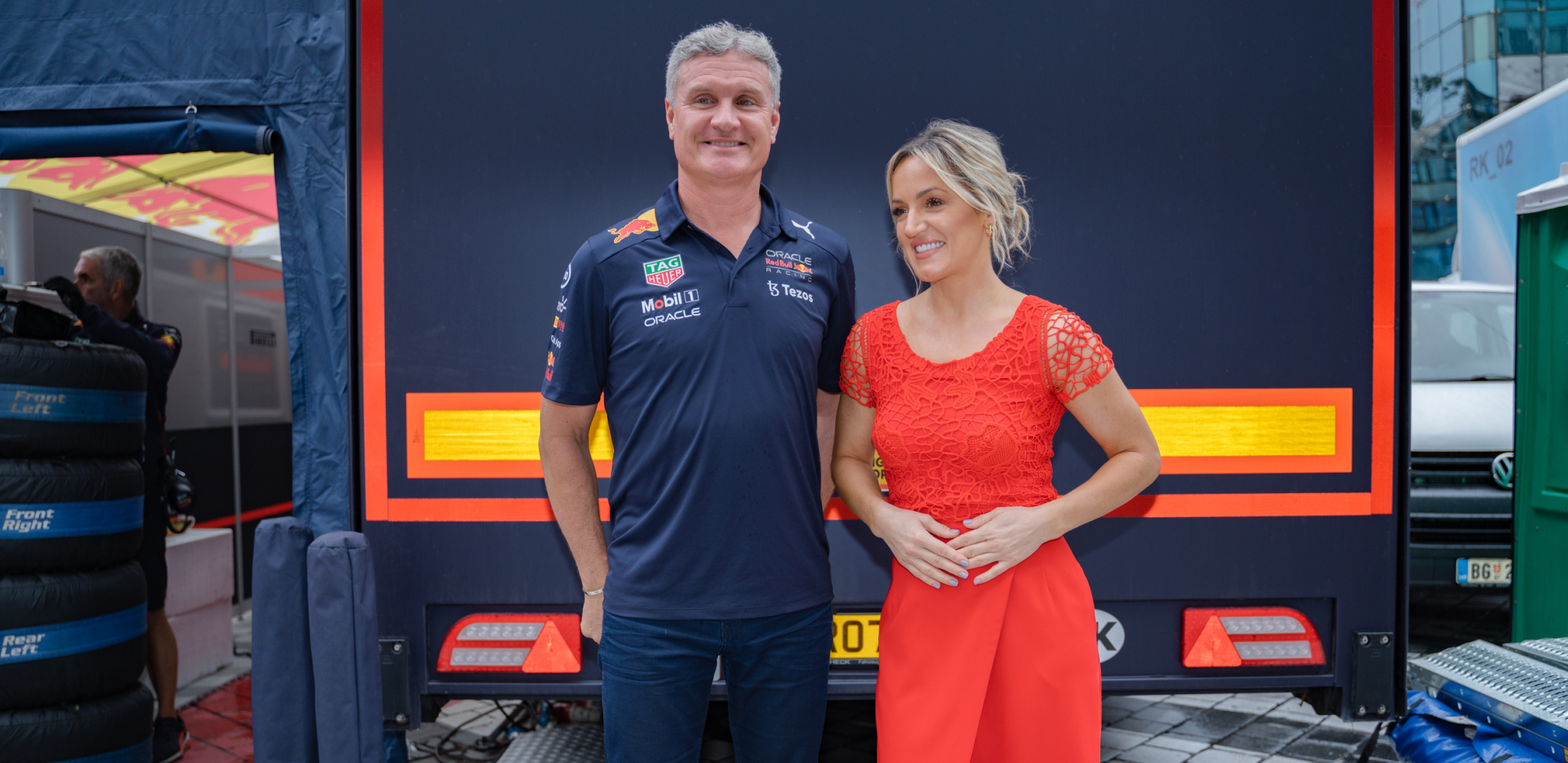 SUSRET ŠAMPIONA FORMULE 1 I TIJANE BOGIĆEVIĆ Dejvid Kultard oduševljen srpskom muzikom i našim talentima