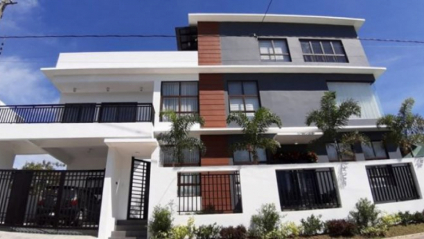 FILMSKA ŽIVOTNA PRIČA Usvojili dečaka i doveli ga u trošnu kuću, nakon 20 godina im je ovako vratio