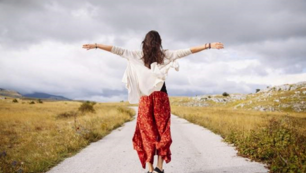 HOROSKOP ZA PETAK, 2. DECEMBAR Zanimljiva ponuda čeka Vagu, Ovnu preti izvestan rizik od otkaza, jaka glavobolja muči Strelca