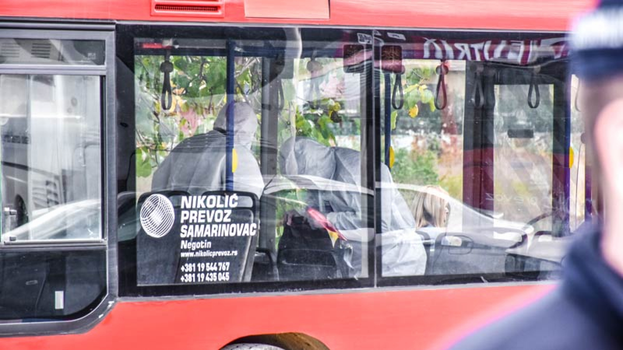 ZAJEČARAC PRIREDIO HOROR I ISKRVARIO NASMRT Vozaču ispala creva, iz vrata mu šikljala krv!