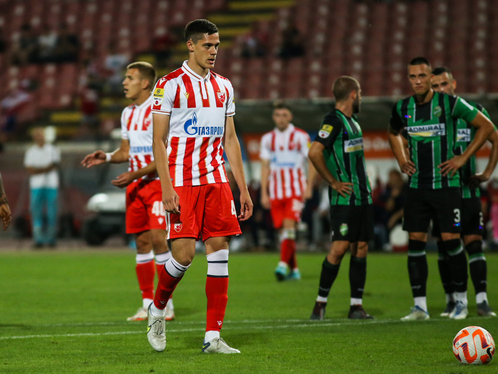 CRVENO-BELE FABRIKA TALENATA Zvezda 