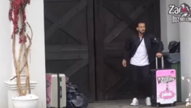 LIJE SUZE ISPRED KAPIJE Zadrugar spakovao kofere, molio cimere za pomoć: Kako vas nije sramota?