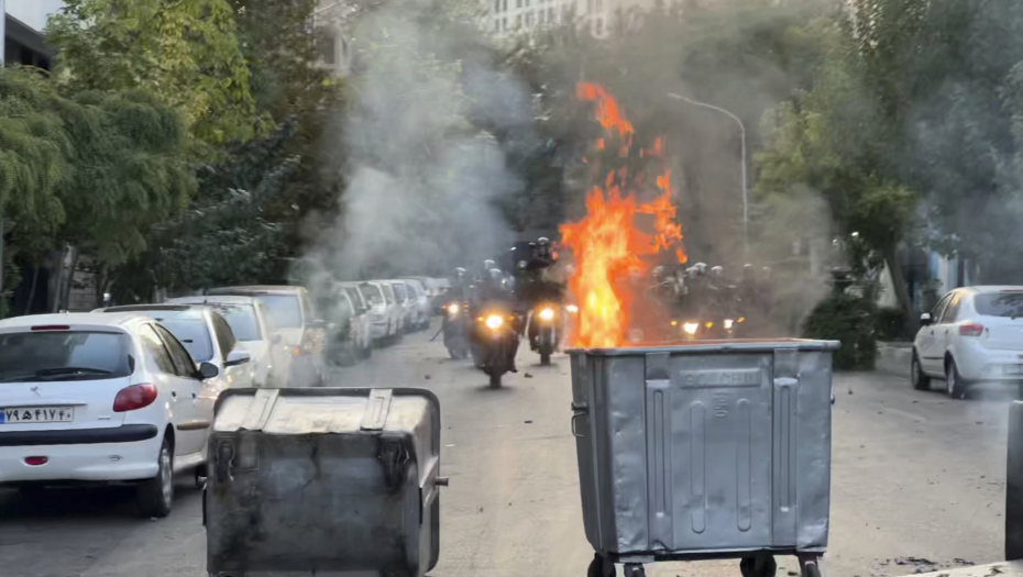 Sukobi demonstranata i policije u Iranu