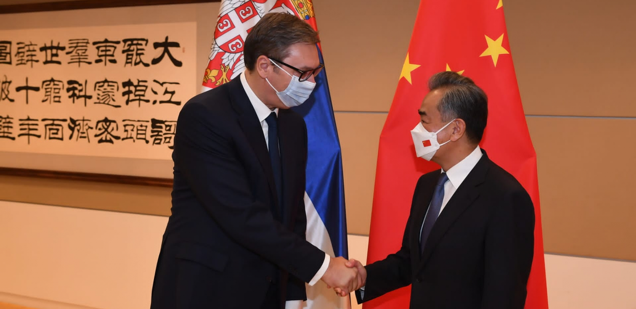 ODLIČAN, OZBILJAN I SADRŽAJAN SASTANAK Vučić sa ministrom spoljnih poslova Kine (FOTO)