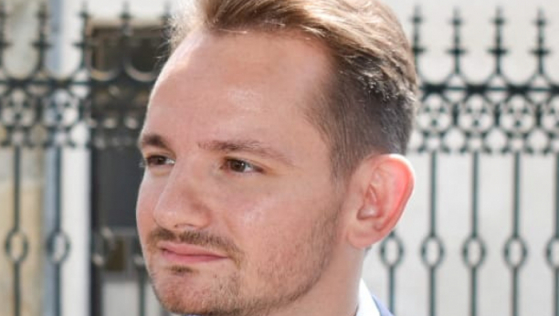 Stefan Krkobabić: Predsednik Vučić na braniku nacionalnih i državnih interesa, odlučan i nepokolebljiv