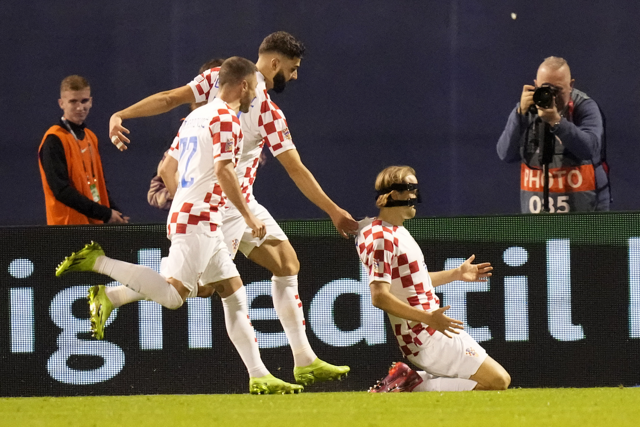 HRVATI BLIZU FINALNOG TURNIRA Danci 