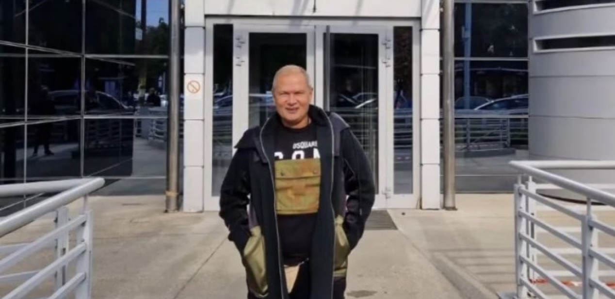 PRODUKCIJA VANREDNO UBACUJE NJEGA U ZADRUGU Prozivao je mnoge takmičare, neće im biti dobro kada ga vide, KAKAV ŠOK!