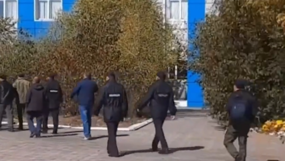 PREKINITE NASTAVU, IDETE U RAT! Snimak mobilizacije studenata u Sibiru (VIDEO)
