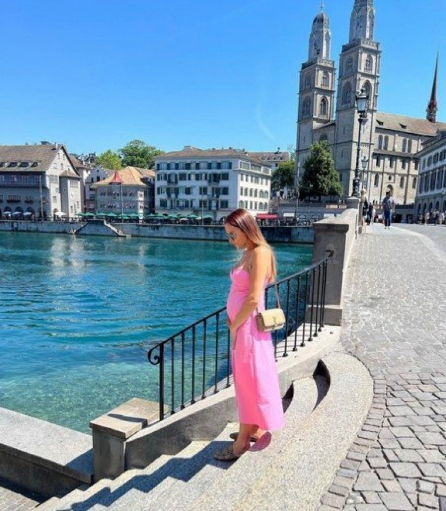 POKAZALA TRUDNIČKI STOMAK Šaulićeva verenica blista u drugom stanju, komentari samo pljušte (FOTO)