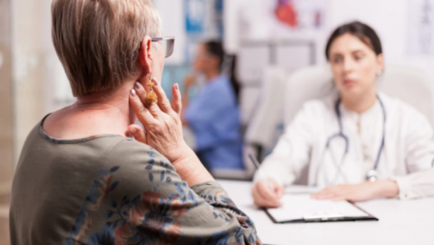 ČULA JE ZUJANJE U UŠIMA I DANIMA TRPELA BOL Kada su lekari otkrili šta se dešava ostala je u šoku!