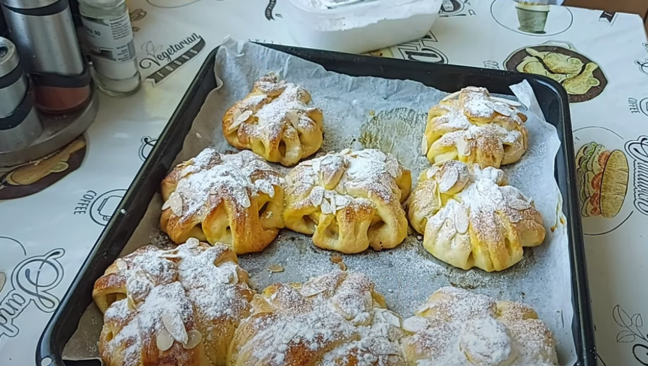 SPREMITE DOMAĆE PECIVO SA JABUKAMA Hrskava poslastica za nedelju (VIDEO)