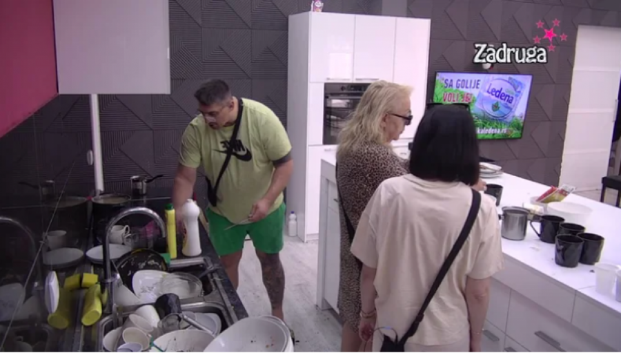 UŽASNE SCENE U ZADRUZI Rijaliti učesnici pobesneli kada su videli prizore u toaletu, ne mogu da dođu sebi