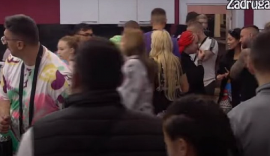 ZADRUGARI JE JEDVA ZAUSTAVILI Tresla se Bela kuća, Milica žestoko zaratila sa Božom