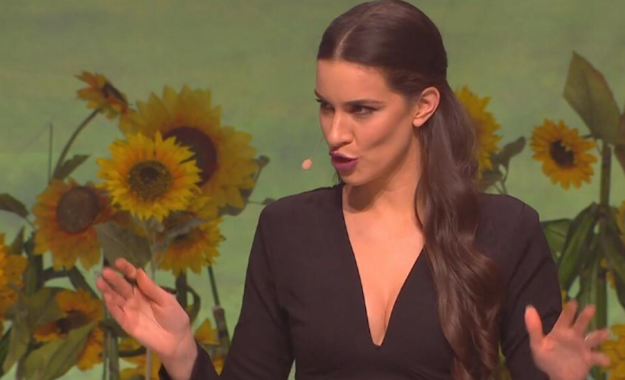 ODUVALA SVE SVOJIM IZGLEDOM Dragana Kosjerina naglasila grudi u haljini sa dubokim dekolteom (FOTO)