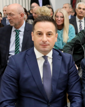 KOLENO U MEĐUNOŽJE I BEŽI! Revolucija! Žene odlučile da nauče kako da srede silovatelja ako im priđe