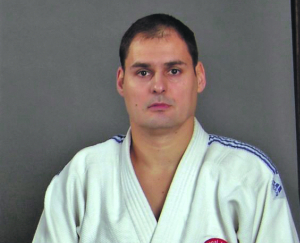 KOLENO U MEĐUNOŽJE I BEŽI! Revolucija! Žene odlučile da nauče kako da srede silovatelja ako im priđe