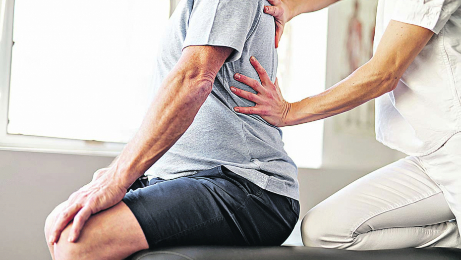 ČESTO VAS BOLE LEĐA Lekari otkrivaju šta može biti i nude 5 lakih rešenja da se rešite tegoba