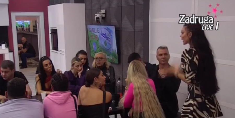 ZAŠTO NEĆEŠ DA BUDEŠ SA MNOM Maja sasula Marku sve u lice