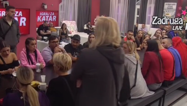 MRŠ U PI*KU MATERINU, NAJE*AĆEŠ ZBOG OVOGA Zorica Marković na stubu srama