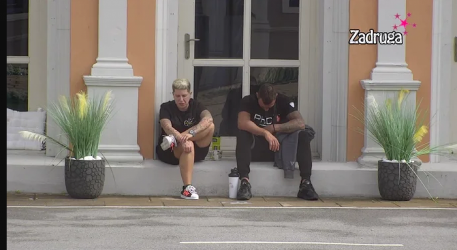 MATORA ŠVALERKA Uroš Ćertić izvređao  majku Kije Kockar