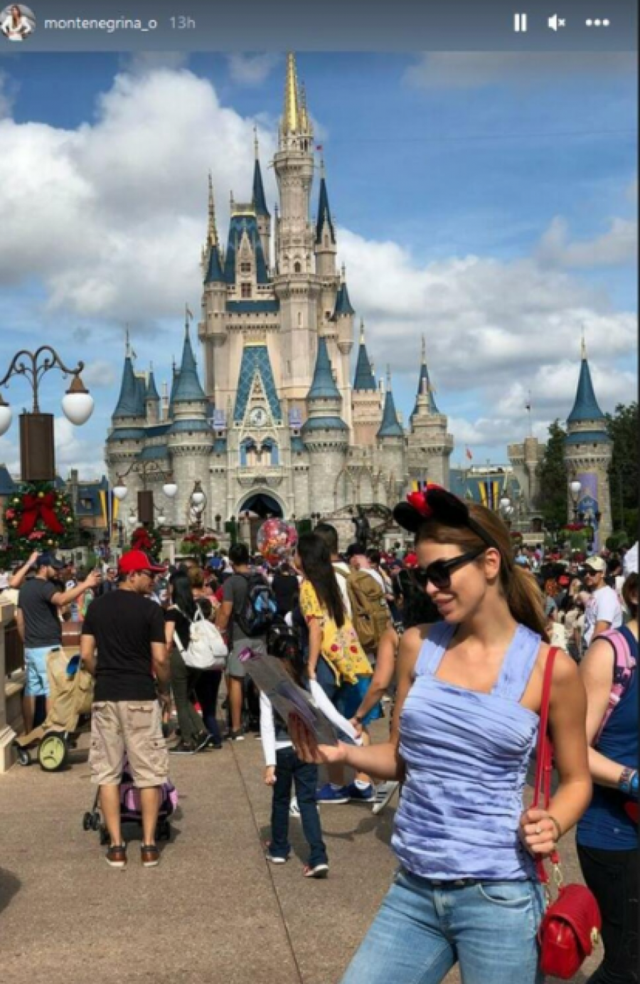 UŽIVA ZA SVE PARE NA AZURNOJ OBALI Voditeljka usijala društvene mreže, evo gde je sve bila, i šta najviše voli da jede (FOTO)