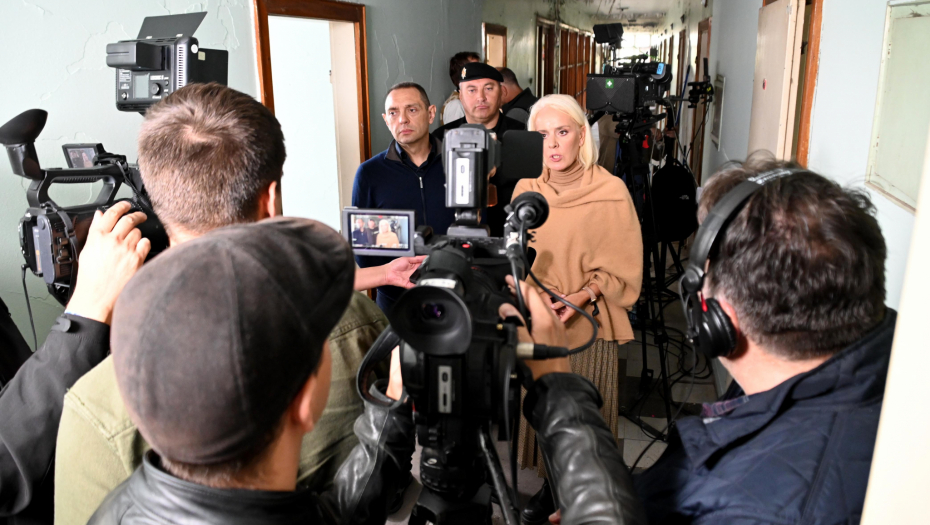 VULIN OBIŠAO EKIPU FILMA ŽUTA KUĆA Snima se treći deo u dokumentarno-igranom serijalu "Dosije Kosovo" (FOTO)