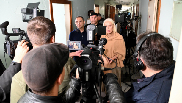 VULIN OBIŠAO EKIPU FILMA ŽUTA KUĆA Snima se treći deo u dokumentarno-igranom serijalu "Dosije Kosovo" (FOTO)