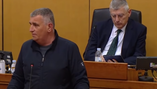 "HTEO BIH VAM NEŠTO REĆI, ALI NE MOGU JAVNO" Neviđen blam u hrvatskom saboru, rasprava oko "otvorenog dućana" (VIDEO)