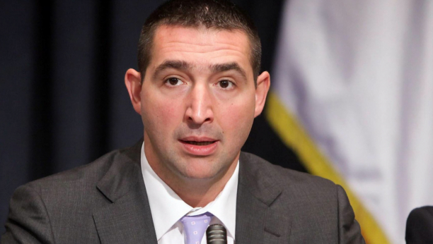 BAHATO I NEODGOVORNO Bivši ministar otvara kliniku u stambenoj zgradi: Dulićev rendgen ozračiće 100 dece