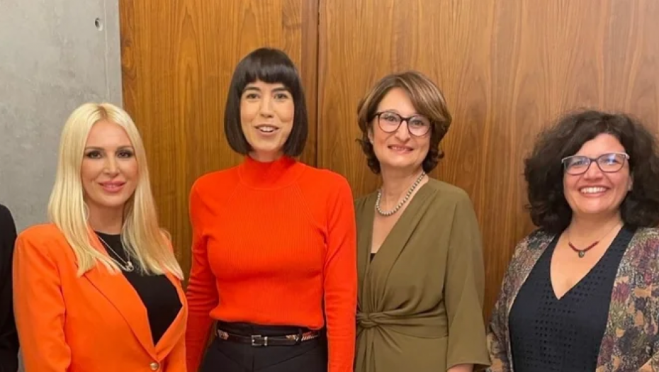 NAKON BARSELONE, SVEČANO OTVORENA IZLOŽBA I U MADRIDU Postavka Muzeja Nikole Tesle nastavlja da OBILAZI SVET! (FOTO)