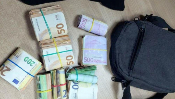 VELIKA ZAPLENA CARINIKA Stranci u "poršeu" i čarapama krili skoro 90.000 evra! (FOTO)