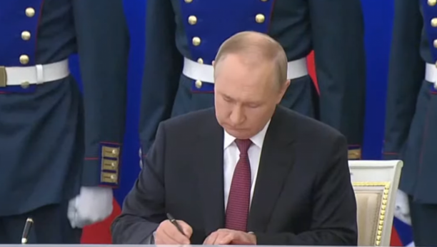 OČI CELOG SVETA UPRTE U PUTINA Predsednik Rusije pojačao obezbeđenje, brišu čak i njegove otiske prstiju (VIDEO)