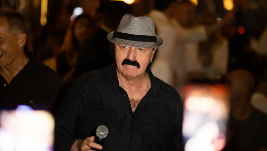 MELINA SE RAZVELA, A NJEN ROĐENI BRAT JE U SREĆNOM BRAKU Kreatorkina Majka pokazala snajku, nikad nije bila ponosnija