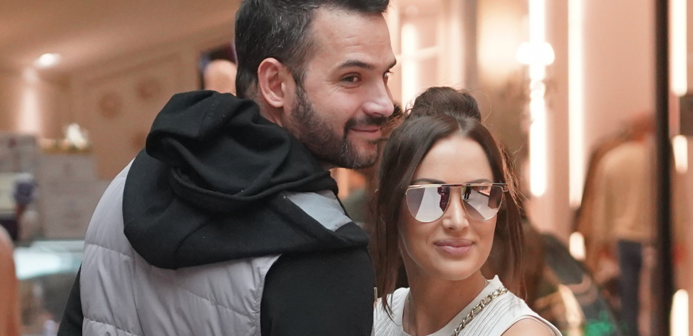 PUTOVANJE IZ BAJKE  Prija i Filip priredili sinu iznenađenje iz snova ODVELI GA NA OVU DESTINACIJU, a društvo im pravi još jedna osoba (FOTO)