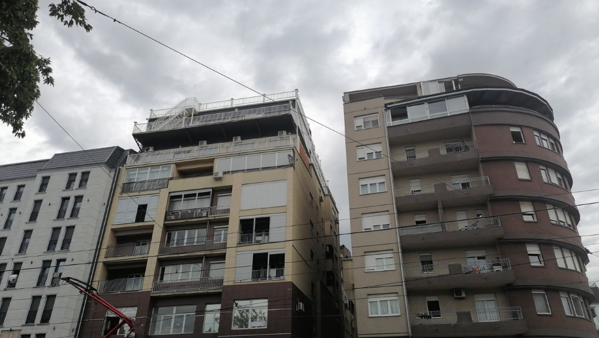 KRVNIČKI UBIJENA MOTKOM, MUŽ PRONAŠAO LEŠ Komšije sa Voždovca progovorile: Čulo se sve!