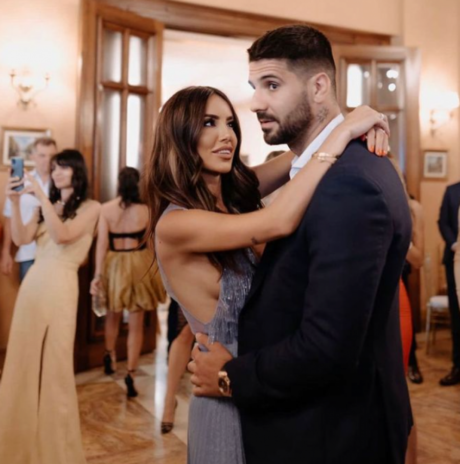 ONE SU OSVOJILE SRCA FUDBALERA! Ove poznate dame uživaju u bogatstvu muževa i putuje svuda po svetu!