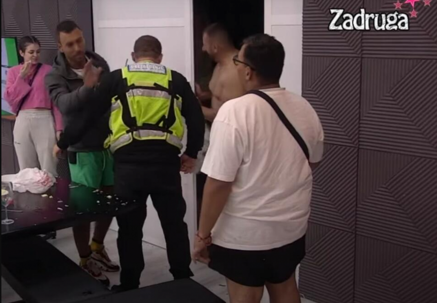 LOM U CIK ZORE Uroš Ćertić se zaleteo na Pecu i Necu, drama u beloj kući (FOTO)