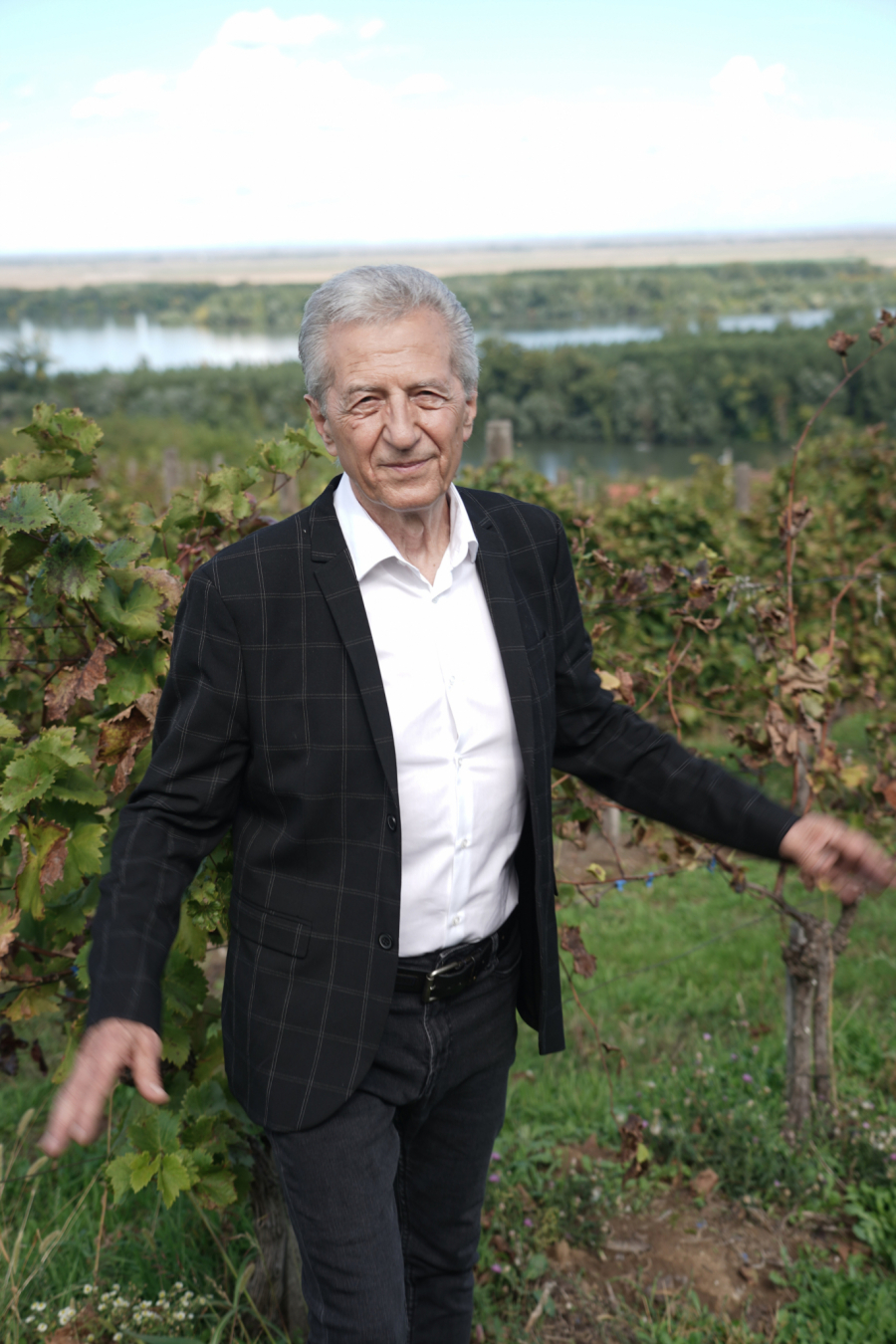 POKAZAO ZAŠTO JE VELIKAN! Miroslav Ilić obradovao je publiku novim spotom za pesmu ,,Ti si zvezda mojih snova” (VIDEO)