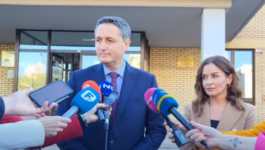 BEĆIROVIĆ OČAJAN: "Vučić ni po koju cenu neće dozvoliti da se Srbi nazovu genocidnim narodom"