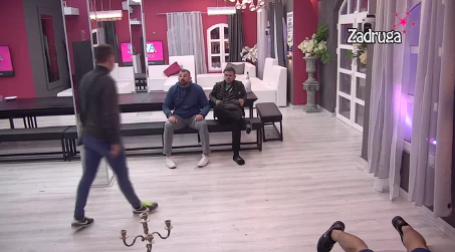 MOŽDA I NIJE NJEGOV U Beloj kući se poteže pitanje da li je Marinković zaista otac Miljaninog deteta