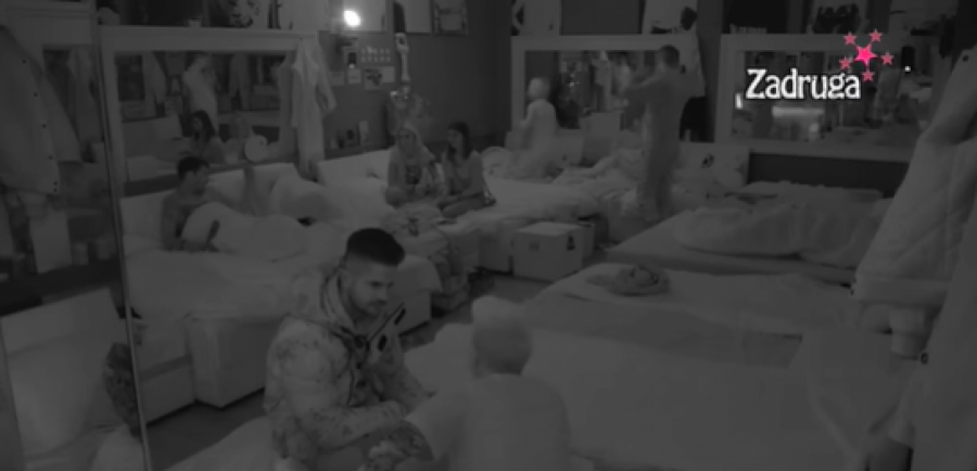 MILICA U ŠOKU Veselinovićeva ne može da dođe sebi nakon Markove rečenice, krenula da plače