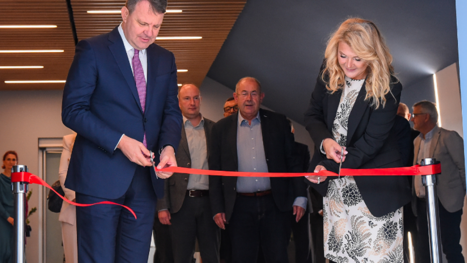 ZADOVOLJAN SAM JER VIDIM DOBAR REZULTAT Mirović otvorio novoizgrađeni blok Medicinskog fakulteta