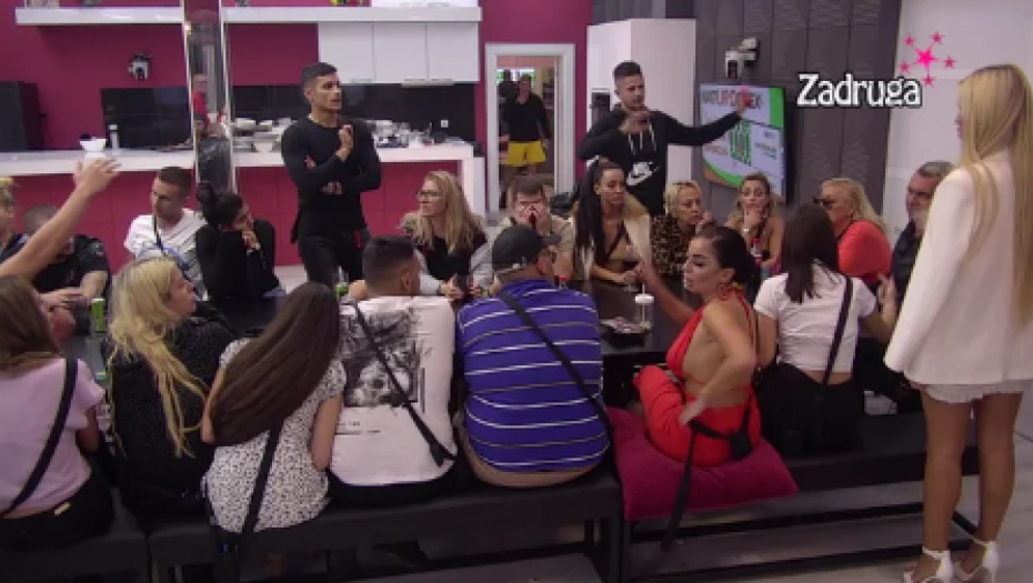 ŠLIHTAŠ MI SE, ALAVA SI Pljušte optužbe na račun Maje Marinković