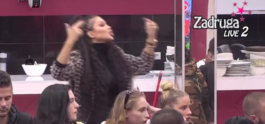 LOŽIŠ SE NA ZVEZDANA, NE NA MARKA Uroš Ćertić brutalan prema Maji, izneo šok tvrdnje