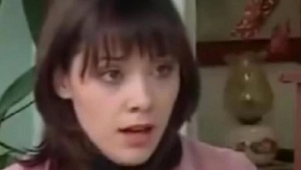 GLUMILA JE RAME UZ RAME SA ZABLAĆANSKIM U "STIŽU DOLARI" Popularna glumica je danas neprepoznatljiva (FOTO)