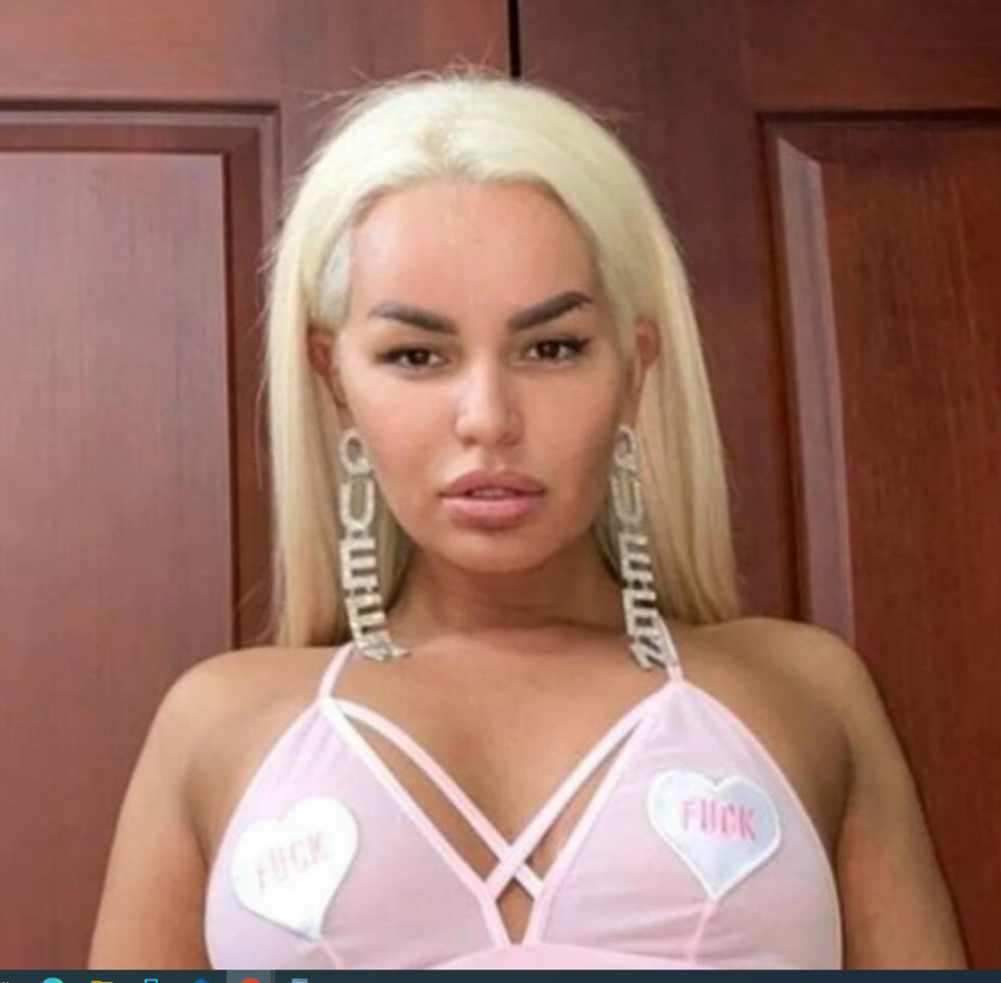 SVE SE PROVIDI Džidža šokirala novim stajlingom, pevačica pozirala u providnom brushalteru